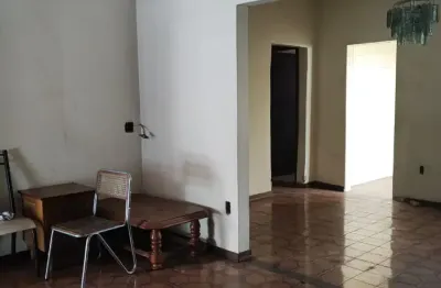 Casa térrea a venda na av. jorge tibiriça-documentação ok.
