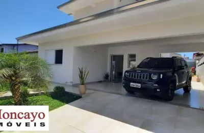 Sobrado para venda com design moderno no jardim britãnia, caraguatatuba