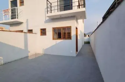 Sobrado novo para venda com 2 suítes na praia das palmeiras, caraguatatuba