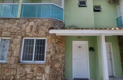 Sobrado em condomínio com 2 suítes para venda no jardim aruan, caraguatatuba - sp.