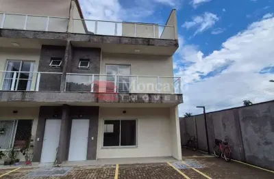 Sobrado triplex para venda em caraguatatuba, centro.
