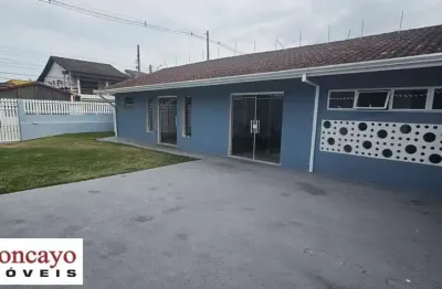 Excelente casa à venda na região central de caraguatatuba.