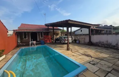 Casa com 2 quartos, piscina e edícula para venda no golfinho, caraguatatuba