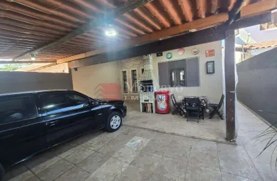 Casa com 2 quartos à venda na Avenida Alice de Souza Capelli, Jardim Jaqueira, Caraguatatuba