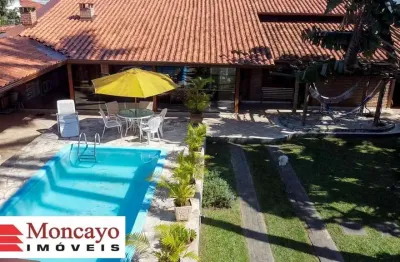Casa perto do mar - ampla com piscina - praia das palmeiras