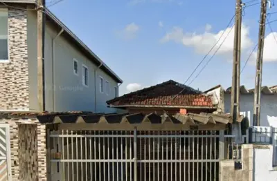 Casa a venda com 70m² de área construída no bairro vila assunção na praia grande/sp