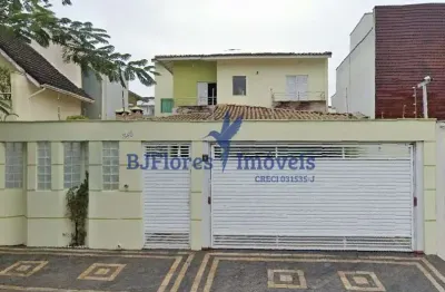 Sobrado com 300m² á venda no bairro Parque dos Pássaros em São Bernardo do