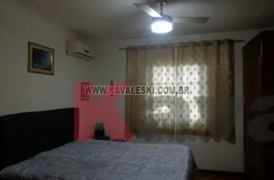 > sobrado espaçoso e confortável para a sua familia .