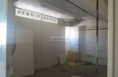 Galpão/depósito/armazém e 3 banheiros à venda, 485 m²