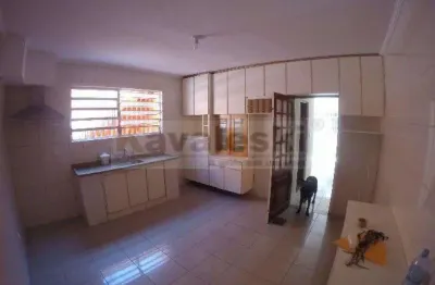 Linda casa no jd. maristela em perfeito estado com portao automatico !!!