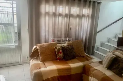 Sobrado com 2 quartos e 2 banheiros à venda, 129 m² por