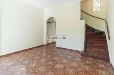 Excelente sobrado 260m², 6 dormitórios (2 suítes), 5 banheiros!