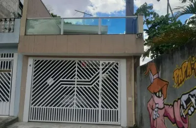 Sobrado com 3 quartos e 2 banheiros à venda, 110 m²