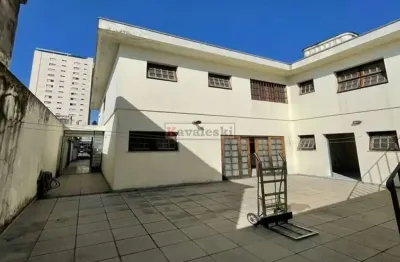 **   sobrado jardim da saúde com 3 suítes e 4 vagas de  garagem .com belo quintal .