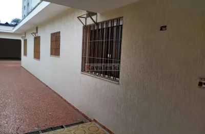 Casa térrea no jardim da saúde com 400 metros de área útil.