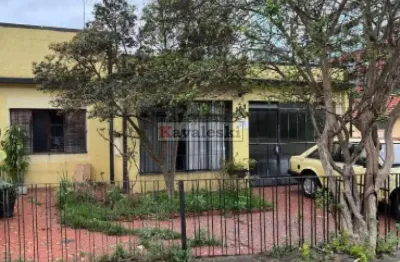 Casa térrea - 3 dormitórios , 7 vagas , quintal grande / ao lado do metrô - oportunidade