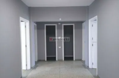 Galpão comercial com 1500 metros de área construída em frente ao metro sacoma.