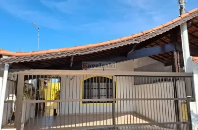 Casa térrea a 500 metros da praia.... venha conferir!!!!!
