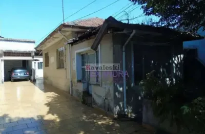 Casa térrea com quintal grande / 5 vagas / terreno 10x30 / òtima localização