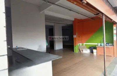** salão comercial para a locação com 158 metros quadrados no bairro da saúde.