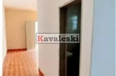 Duas ótimas casas pelo valor de uma r$ 390.000.00 apenas. 9 minutos da estação a pé .