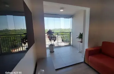 Vende-se apartamento com maravilhosa sacada com ótima vista!