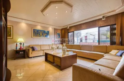 Locação! Sobrado com 324 m2, 4 dormitórios! 8 vagas para carros!