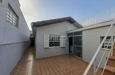 Casa térrea linda /- 2 dormitórios  2 vagas , quintal , acesso ao metrô / oportunidade