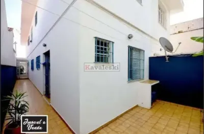 Sobrado metrô ipiranga três dormitórios, sendo uma suíte. três vagas de garagem- quintal
