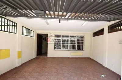 Sobrado com 3 dormitórios e 2 vagas- 900 metros o do metrô saúde!