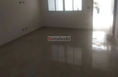 >   sobrado novo com belo quintal na parte superior ..