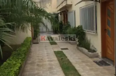 Sobrado vago reformado em condominio fechado - 3 dormitórios 1 suite 2 vagas - quintal