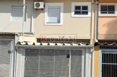 Sobrado com 4 quartos e 3 banheiros à venda, 230 m² !