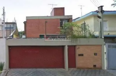 Ótimo sobrado residencial com 3 dormitórios sendo 3 suítes!