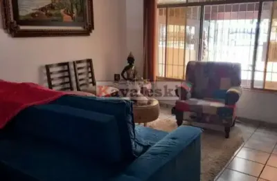Sobrado charmoso com 2 dormitórios e 2 vagas na vila das mercês!