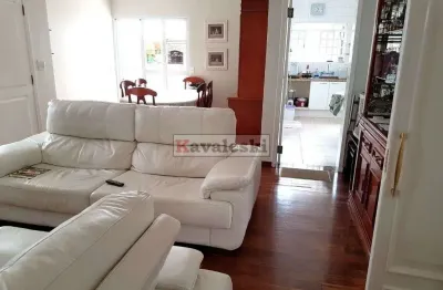 > linda casa térrea no metrô!! 4 dorms, 1 suíte master, 4 vagas, quintal com churrasqueira!