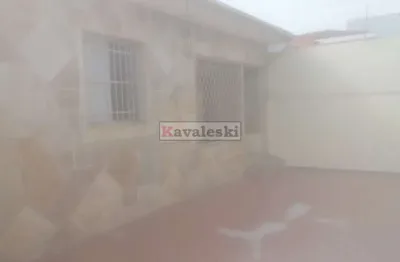 Casa totalmente terrea, nas proximidades do metrô saúde, facil acesso, prox. a supermercados, shoppi