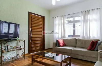 Sobrado à venda com 210m², 3 quartos e 4 vagas-  próx metrô saúde