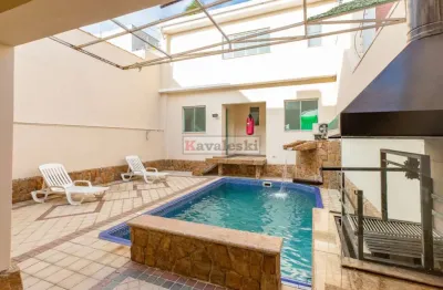Sobrado com 3 suites e 6 banheiros,com edicula e piscina 220m²  jd saude
