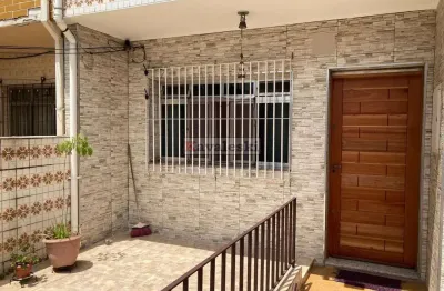 Sobrado 2 dormitórios 1 vaga - quintal/ terraço - ótima oportunidade