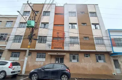 Apartamento com 2 quartos para alugar na Avenida Luiz Perry, 26, Centro, Juiz de Fora
