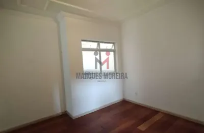 Ótimo apartamento de 2 quartos com suíte e vaga no jardim glória
