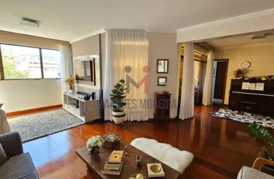 Uma imóvel precioso, na melhor localização da cidade!