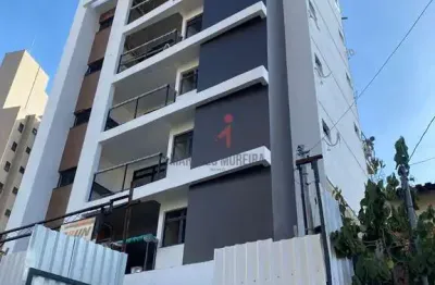 Apartamento impecável com suíte, área externa e 3 vagas