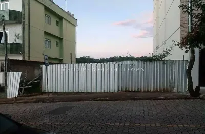 Terreno à venda na Rua Humberto Luigi Louisi, Vivendas da Serra, Juiz de Fora