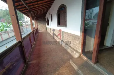 Casa com 3 quartos, suíte e linda vista em bairro valorizado.