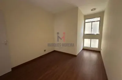 Apartamento de dois quartos, sendo um suíte, a 50 mts do parque halfeld
