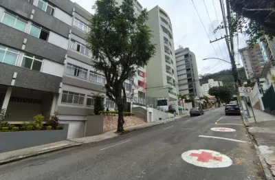 Apartamento reformado no coração da cidade — conforto, praticidade e excelente localização!