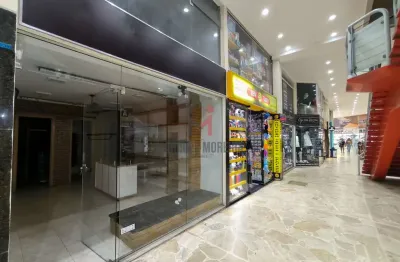 Excelente loja no 1º piso, no corredor da entrada principal - sta. cruz shopping