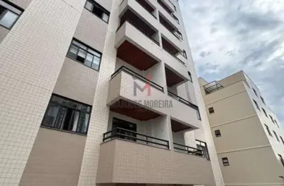 More na delfim moreira: apartamento com 2 suítes e vista livre